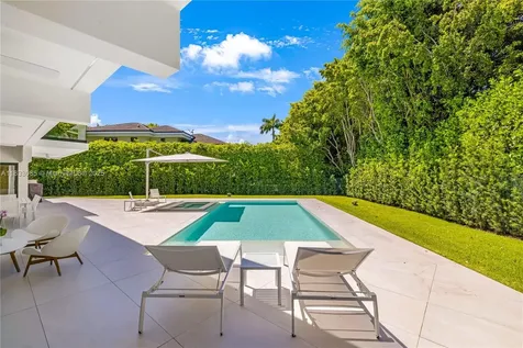 7180 E Lago Drive Coral Gables FL 33143
