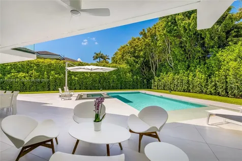 7180 E Lago Drive Coral Gables FL 33143