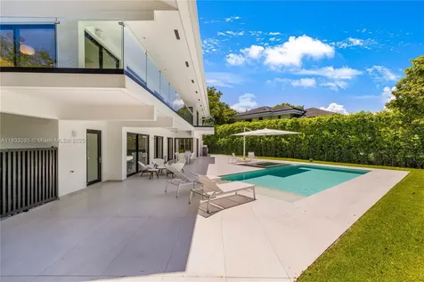 7180 E Lago Drive Coral Gables FL 33143