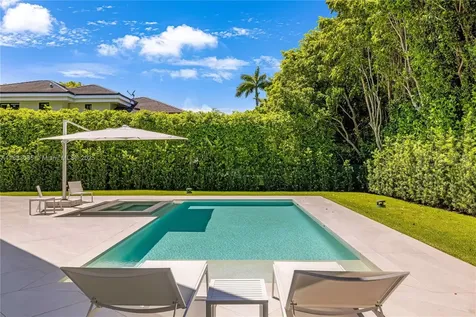 7180 E Lago Drive Coral Gables FL 33143