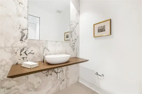 7180 E Lago Drive Coral Gables FL 33143