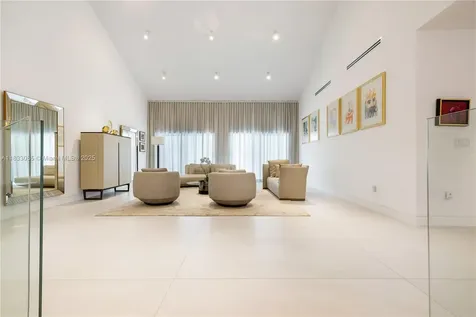 7180 E Lago Drive Coral Gables FL 33143