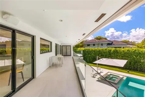 7180 E Lago Drive Coral Gables FL 33143