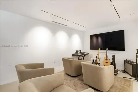 7180 E Lago Drive Coral Gables FL 33143