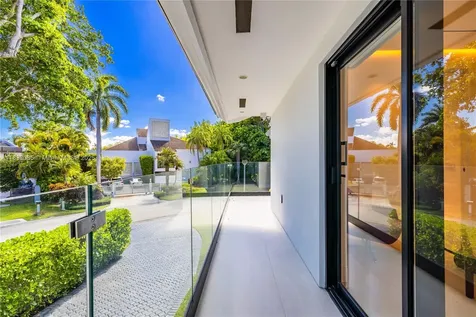 7180 E Lago Drive Coral Gables FL 33143