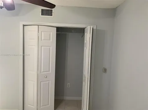 1062 W 42nd Place Hialeah FL 33012