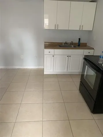 1062 W 42nd Place Hialeah FL 33012