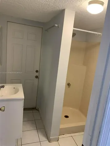 1062 W 42nd Place Hialeah FL 33012