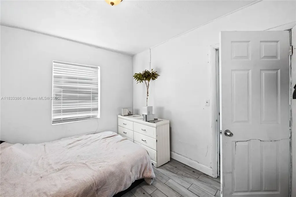 1200 NW 11th Court Fort Lauderdale FL 33311