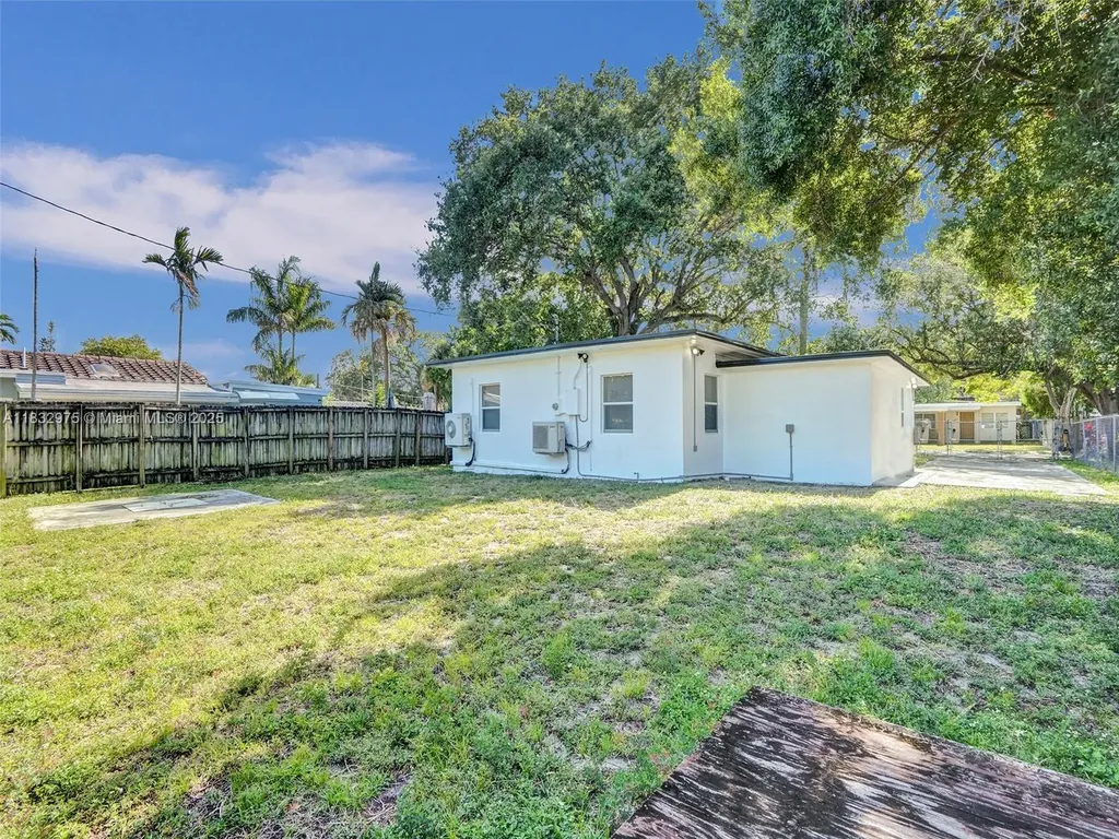 2720 SW 13th Avenue Fort Lauderdale FL 33315