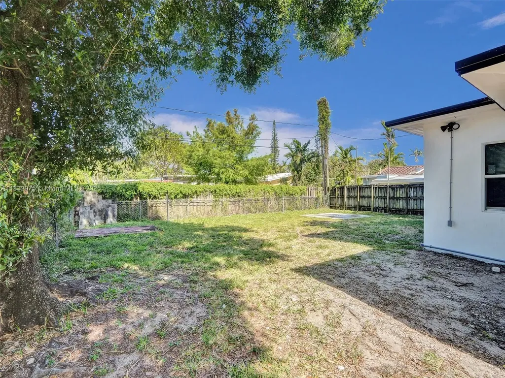 2720 SW 13th Avenue Fort Lauderdale FL 33315