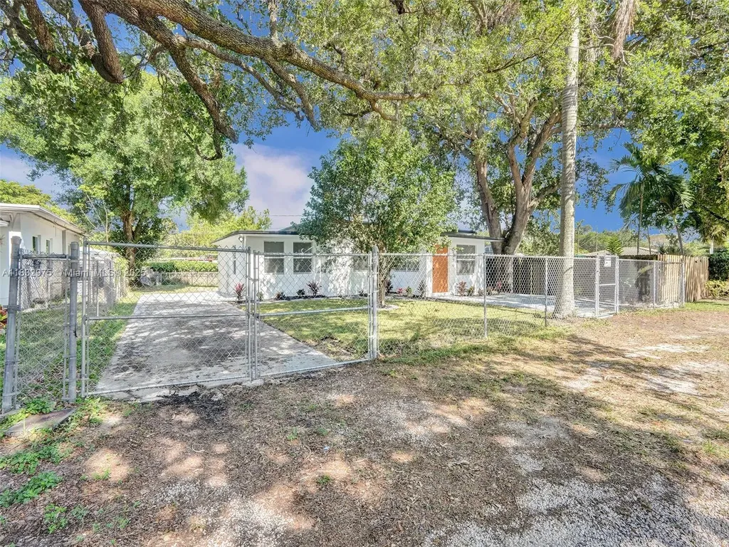 2720 SW 13th Avenue Fort Lauderdale FL 33315