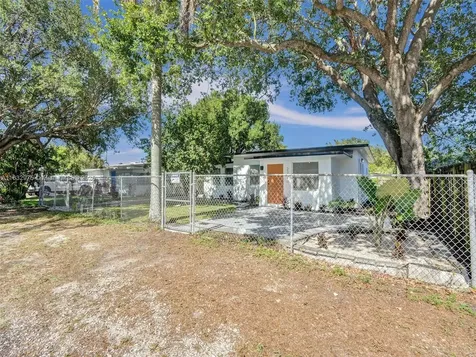 2720 SW 13th Avenue Fort Lauderdale FL 33315