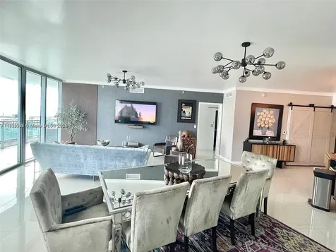 350 S Miami Avenue Miami FL 33130