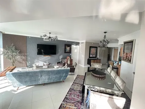 350 S Miami Avenue Miami FL 33130