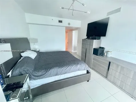 350 S Miami Avenue Miami FL 33130