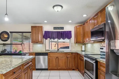 8107 NW 73rd Terrace Tamarac FL 33321