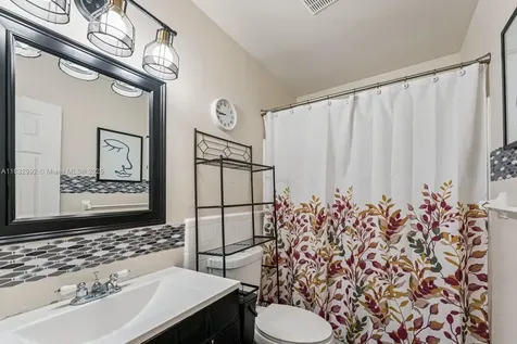 8107 NW 73rd Terrace Tamarac FL 33321