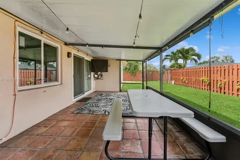 8107 NW 73rd Terrace Tamarac FL 33321