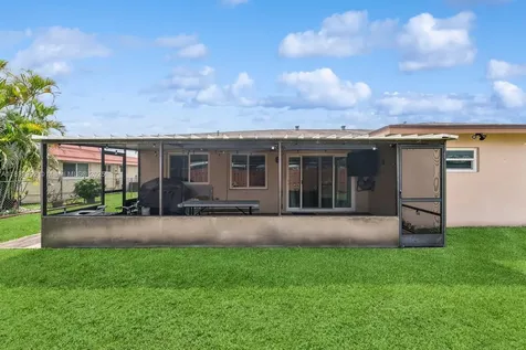 8107 NW 73rd Terrace Tamarac FL 33321
