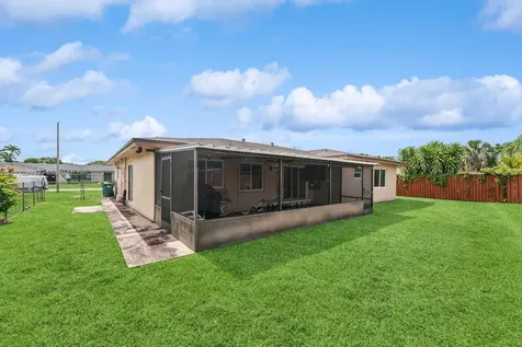 8107 NW 73rd Terrace Tamarac FL 33321