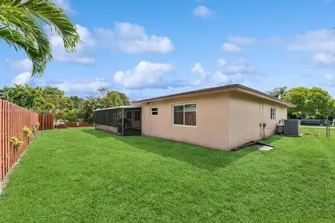 8107 NW 73rd Terrace Tamarac FL 33321