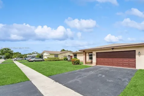 8107 NW 73rd Terrace Tamarac FL 33321