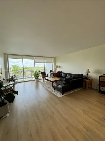 5700 Collins Avenue Miami Beach FL 33140
