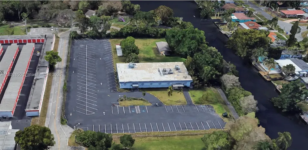 600 Knights Road Hollywood FL 33021