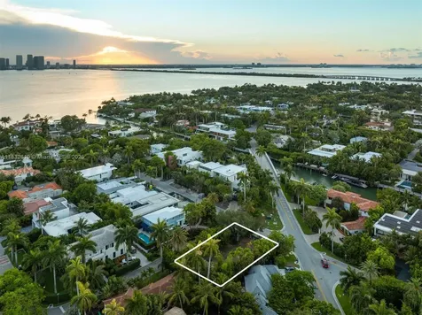 2121 Regatta Avenue Miami Beach FL 33140