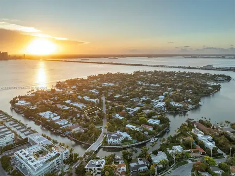 2121 Regatta Avenue Miami Beach FL 33140