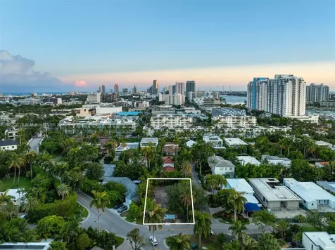 2121 Regatta Avenue Miami Beach FL 33140