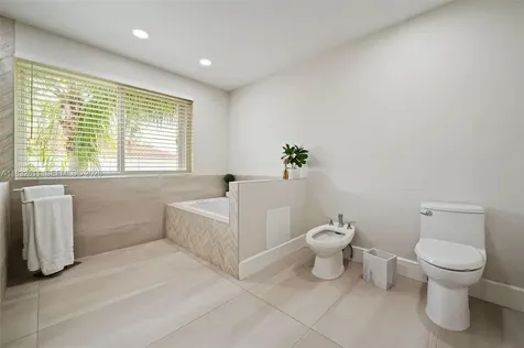 5194 NW 106th Avenue Doral FL 33178