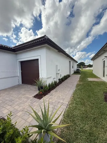 2942 SE 23rd Avenue Homestead FL 33035