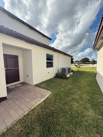 2942 SE 23rd Avenue Homestead FL 33035