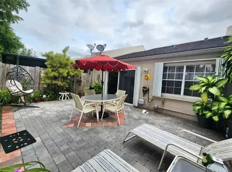 5109 NW 11th Way Deerfield Beach FL 33064