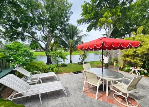 5109 NW 11th Way Deerfield Beach FL 33064
