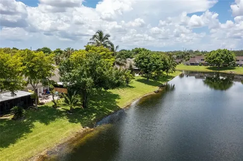 5109 NW 11th Way Deerfield Beach FL 33064