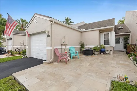 5109 NW 11th Way Deerfield Beach FL 33064