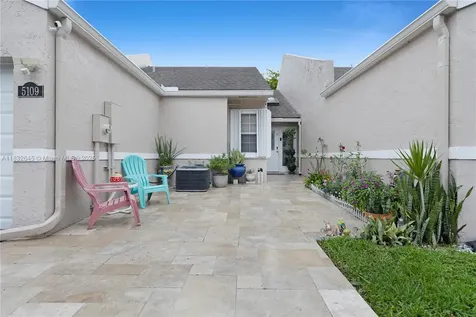 5109 NW 11th Way Deerfield Beach FL 33064
