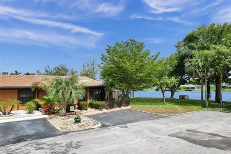 2251 Dogwood Court Pembroke Pines FL 33026