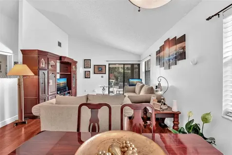 631 SW 113th Avenue Pembroke Pines FL 33025