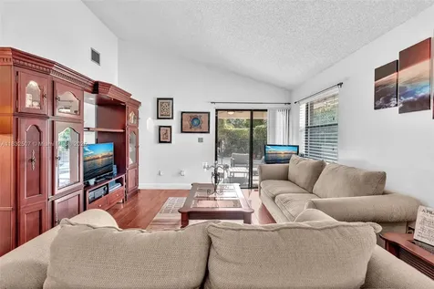 631 SW 113th Avenue Pembroke Pines FL 33025