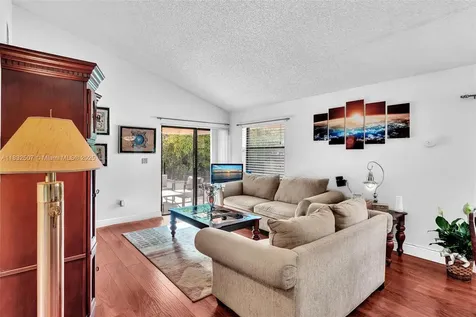 631 SW 113th Avenue Pembroke Pines FL 33025