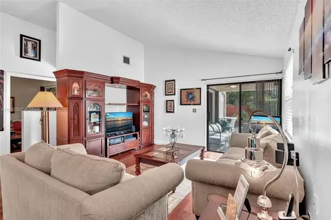 631 SW 113th Avenue Pembroke Pines FL 33025