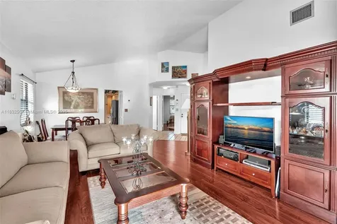 631 SW 113th Avenue Pembroke Pines FL 33025