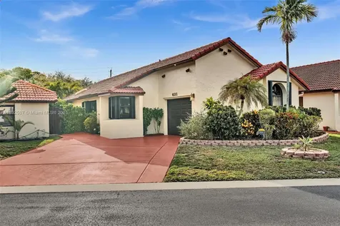 631 SW 113th Avenue Pembroke Pines FL 33025