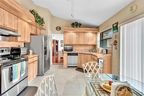 631 SW 113th Avenue Pembroke Pines FL 33025