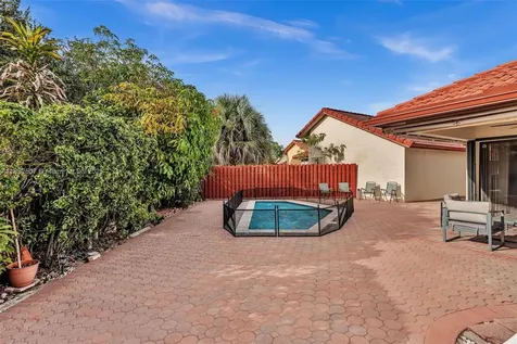 631 SW 113th Avenue Pembroke Pines FL 33025