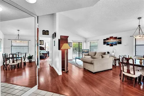 631 SW 113th Avenue Pembroke Pines FL 33025